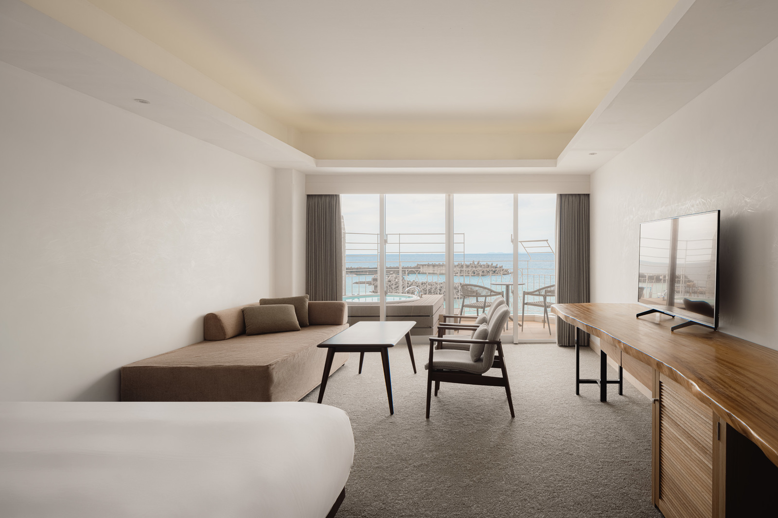 オーシャンキング　40平米/バルコニー 屋外ジャグジー付