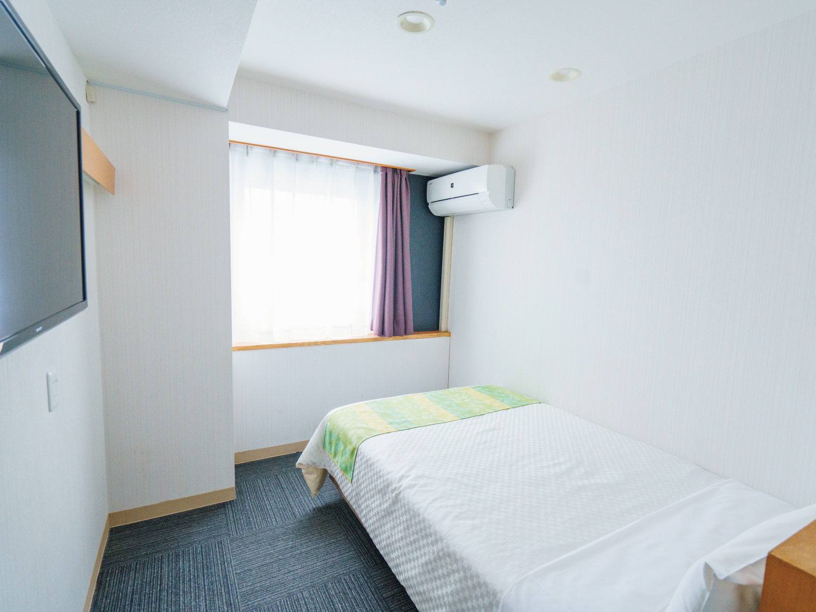 [Non-smoking] Semi Double Room (13㎡)