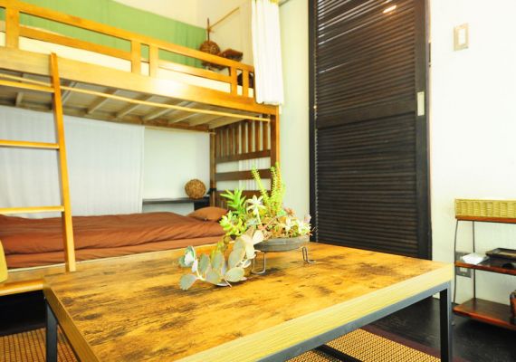 [Room for 4 guests (bunk bed x 2)] It is a  guest room where you all want to stay/live together!