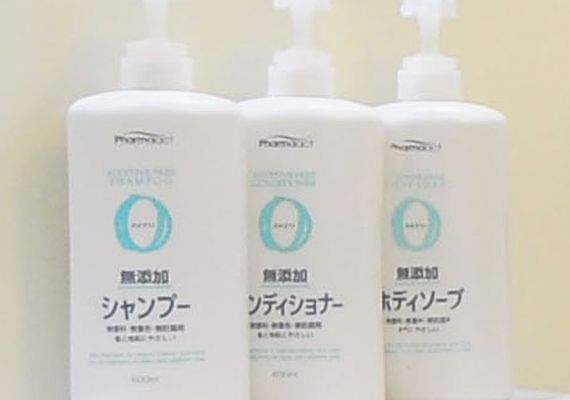 [Amenity] We offer additive-free shampoo, conditioner, body soap.