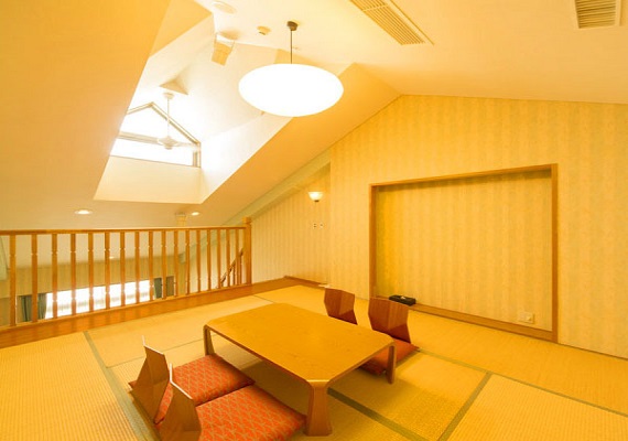 Room with loft (double bed & Japanese style room on the loft)