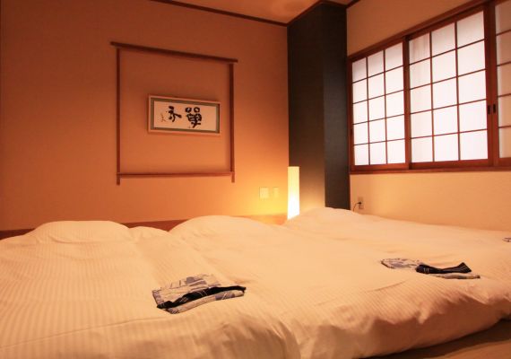 Smoking, Japanese-style room (image)