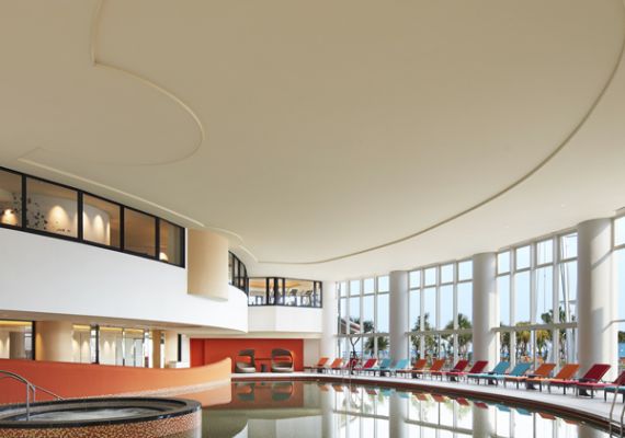 Free use of "Indoor Pool & Whirlpool" as a benefit for South Tower guests