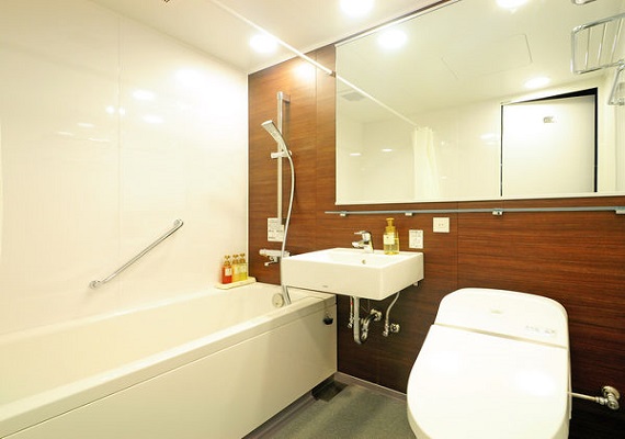【Japanese-Western-style room】Bathroom with toilet equipped with washer 