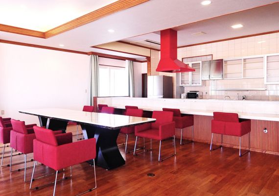 【Kitchen with counter for eating】You can cook meals together with fun during stay in the stylish kitchen♪ 
