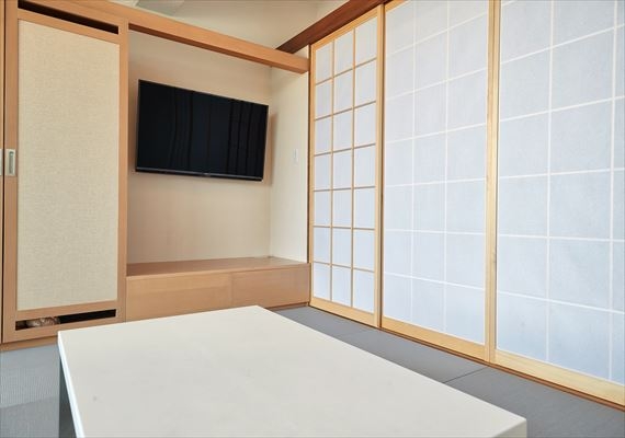 【일본과 서양실 바다측 45 평방 미터】2020년 리뉴얼!기분 좋은 방에서 널찍하게 느긋하게 편히 쉬실 수 있습니다.
일본식 방 4.5 다다미◆싱글 사이즈(1000 × 2000) 2대◆넓은 테라스 첨부