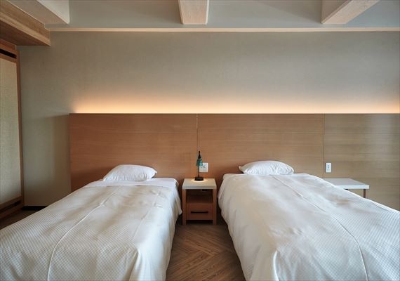 在和式房間舒暢，床這個奢侈的用法也會就寢！