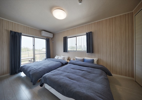 レキブ5　サンゴハウス【寝室①】ダブルベッドを2台ご用意しております。