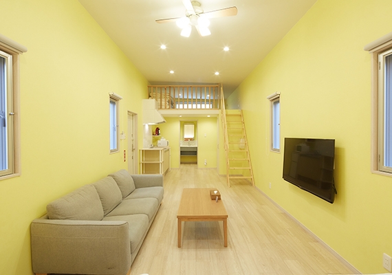 Extensive room.
Loft part is popular among children!