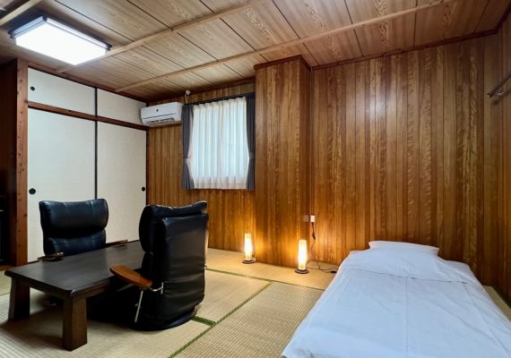 Japanese-Style Room (10 tatami mats)【Non-smoking】