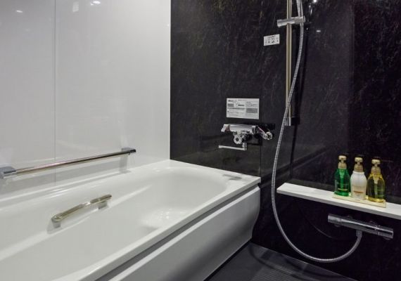 スーペリアルーム（レッド）　バスルーム