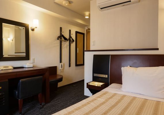 落ち着きのあるモダンなインテリアに明るいお部屋、スタイリッシュでお洒落なホテルライフをご満喫いただける、上質なプライベート空間。