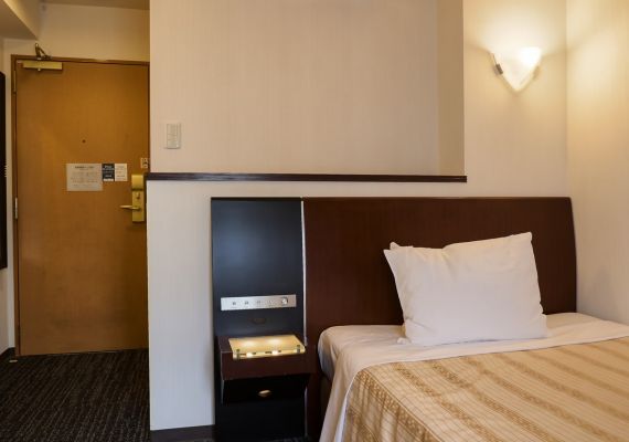 落ち着きのあるモダンなインテリアに明るいお部屋、スタイリッシュでお洒落なホテルライフをご満喫いただける、上質なプライベート空間。