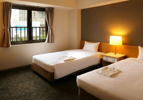 Triple Room【Non-smoking】
18㎡ room with modular bath.
Extra beds are available in twin rooms.
※Bed-sharing is available to 1 child under the age of 3.
