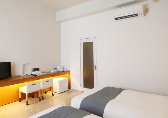 Premium twin room (in triple bed set)