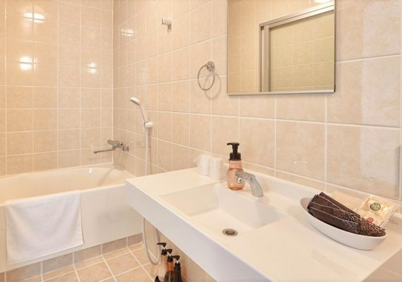 【ホテルタイプ】ダブルルーム★温水洗浄便座付トイレ・バスルーム