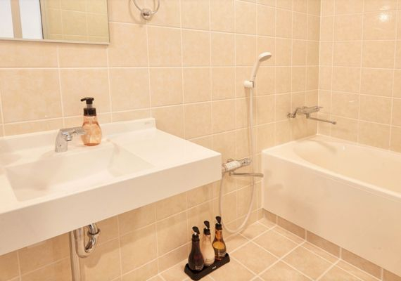 【ホテルタイプ】ツインルーム★温水洗浄便座付トイレ・バスルーム