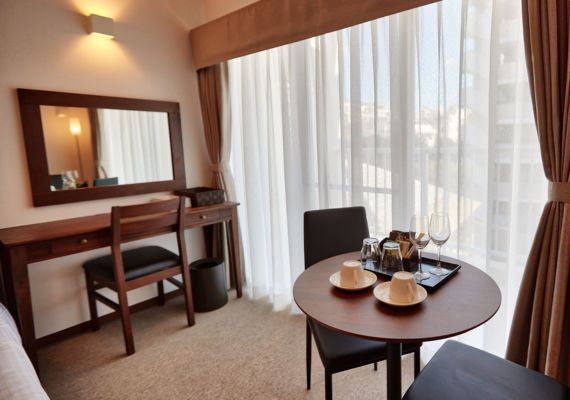 【コンドミニアムタイプ】ツインルーム★静かな環境でデスクワークを行うことができます！