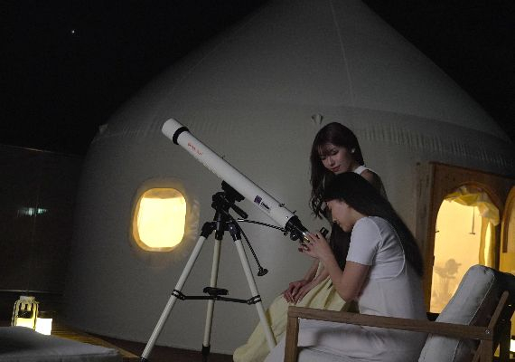【Tatazumi☆部屋設備】ここだけの贅沢。操作しやすい天体望遠鏡で、満天の星空を独り占め！