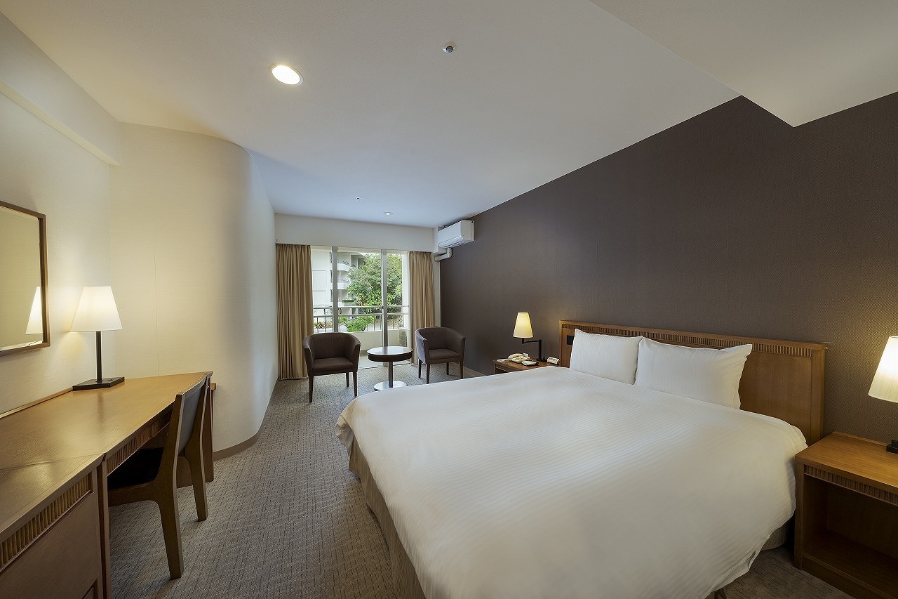 宽松的双人大床房能从一个人旅途到一对充分舒畅的空间(31平米)