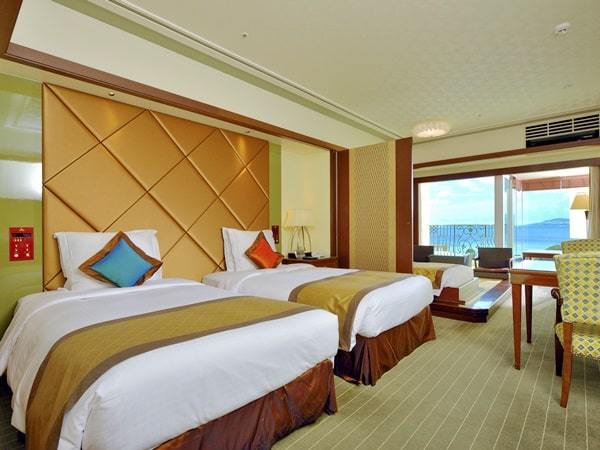 All rooms have ocean views