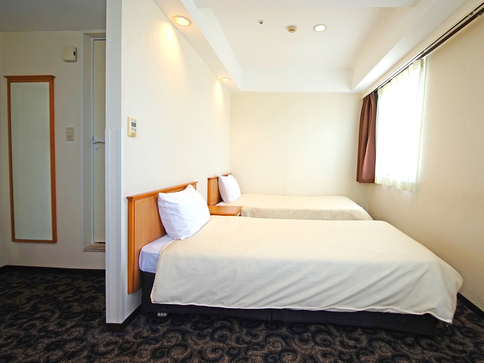 Upper Floors - Twin Room (20-24 m²)【Non-smoking】