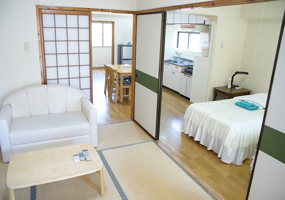 One bed, 6-mat tatami mat are between in two beds, Western-style room 4.5 quires in eight quires of kitchens, Western-style room six quires.