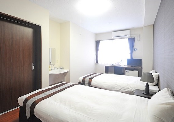 Western-Style Twin Room (capacity of 3 guests) with an Extra bed and shower room