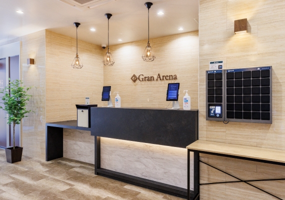 ・Front desk equipped with self-check-in system tablet
・Retrieve room key from the key box on the wall