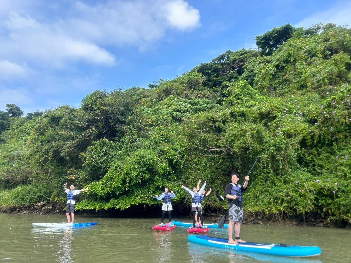 Kadena, Okinawa [Family discount] 1 child free & half price! Mangrove SUP that can be enjoyed from 6 years old♪《Free shooting data, free smartphone case rental, hot shower available》