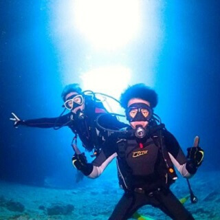 Learn witlh an instructor!! Very Popular!! Blue Cave Diving Experience by Boat!!