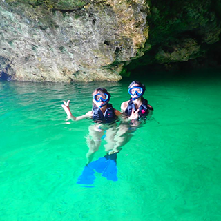 Snorkel in the unexplored area of "Ishigaki Island's Blue Cave"