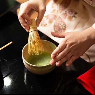 Tea ceremony experience with simple kimono in Okinawa