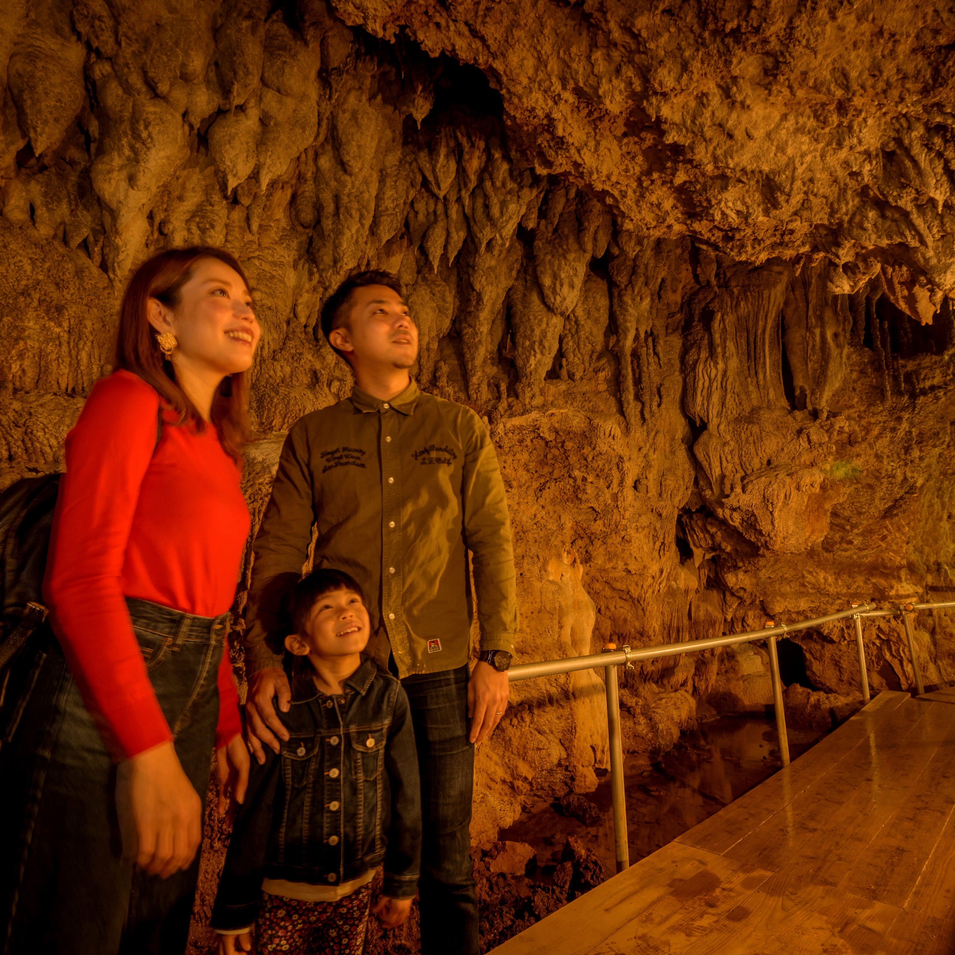 気軽に楽しめる神秘の鍾乳洞CAVE OKINAWA