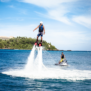 Fly over the sea with Flyboard!! Feel refreshed when ascending to the water surface! 