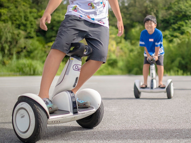 【恩納村出發：Segway、電動卡丁車、電動越野車的Rimo公園】即使下雨，也能與家人一起玩樂！使用時間：20分鐘。
