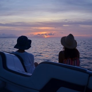 【石垣島・サンセットクルージング♪】海の上で夕陽を堪能♪♪マジックアワーを眺める贅沢なひととき♪♪