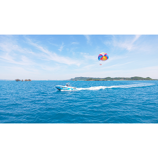 食・海・空楽しめる！一日大満喫パラセーリング！