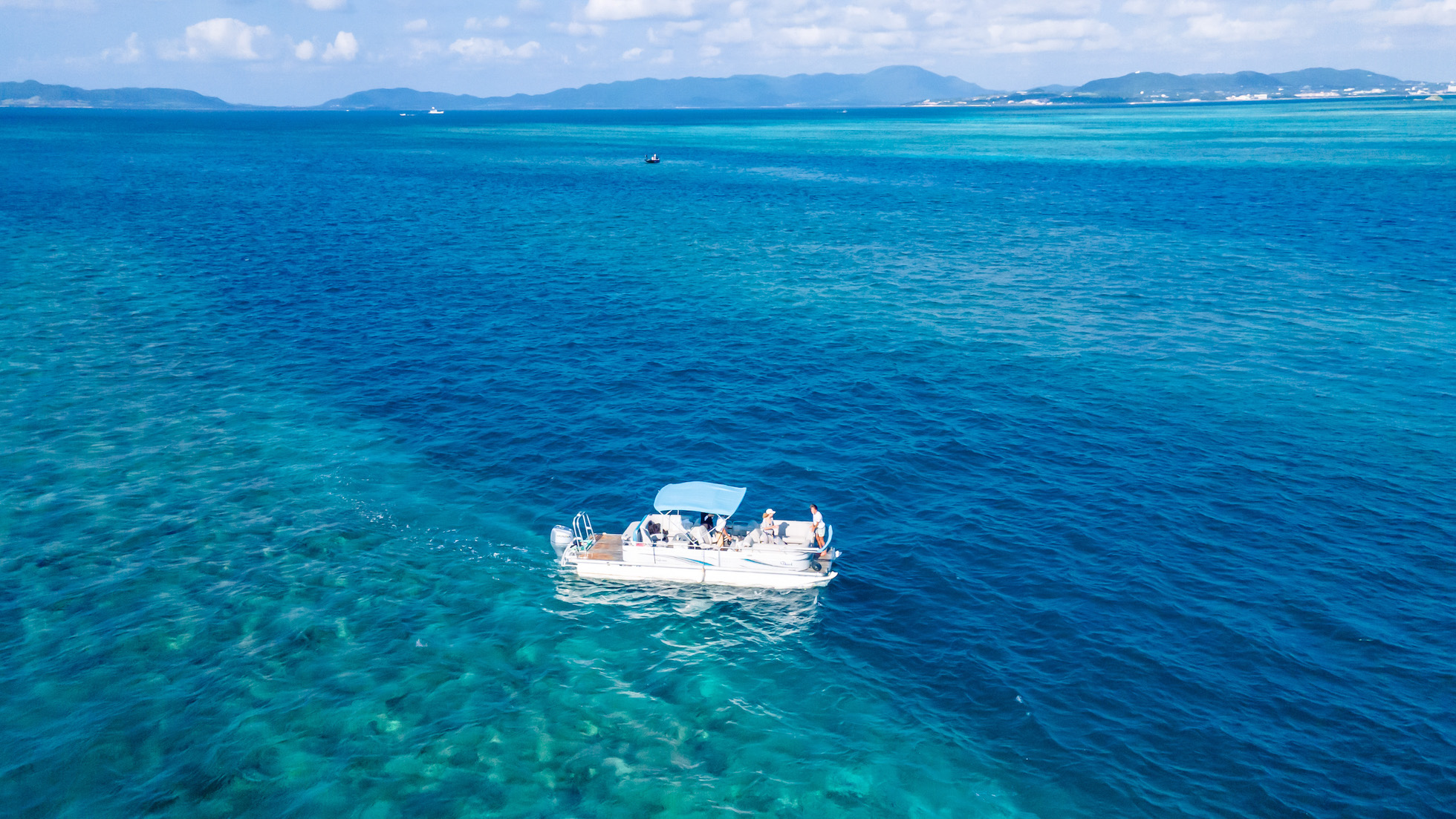 Premium Cruising to Enjoy Ishigaki Green Sea [Ishigaki Island, Phantom Island Hamajima, with snorkeling].