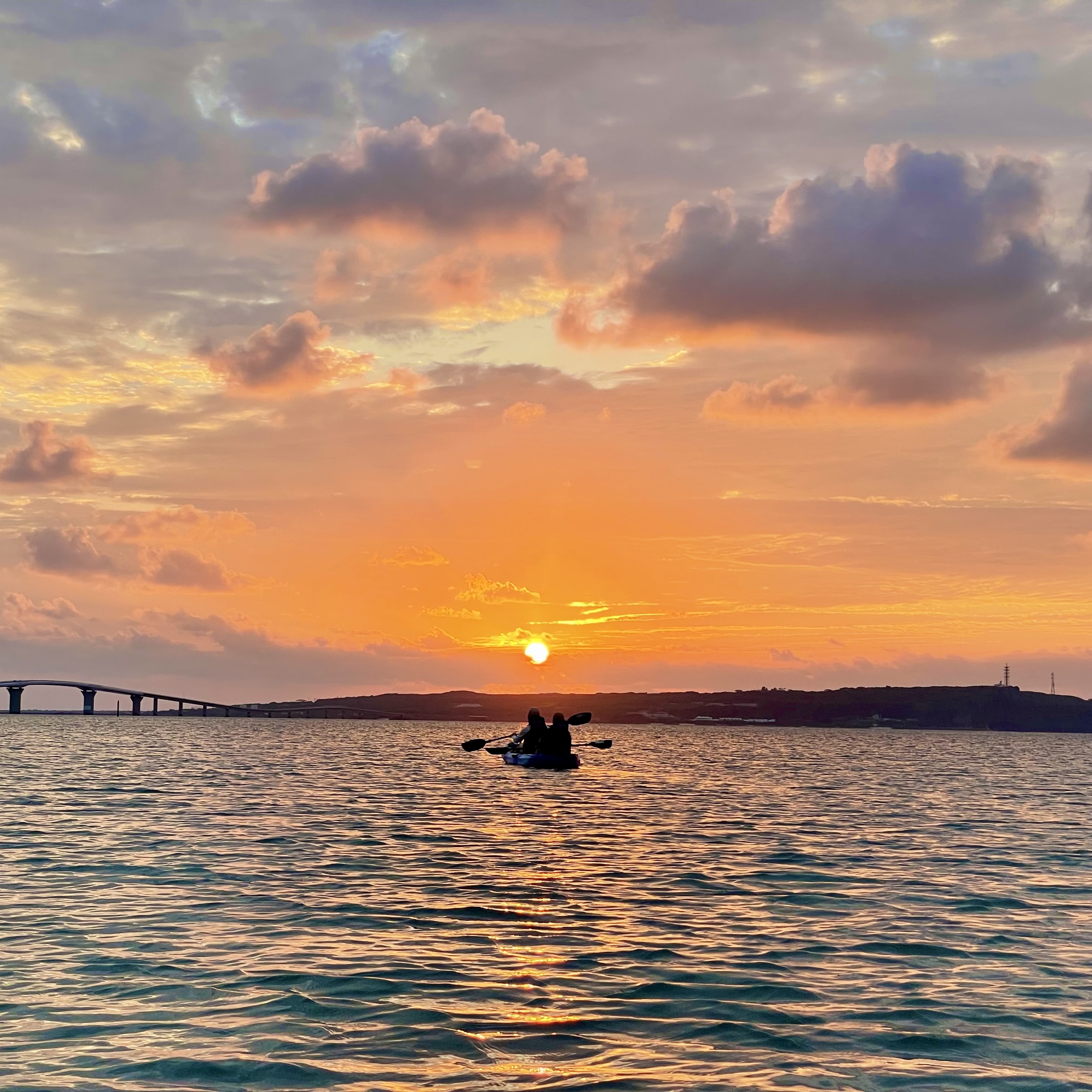 "Sunset Kayak Tour" The beauty of Miyako Island's blue sea and stunning sunset