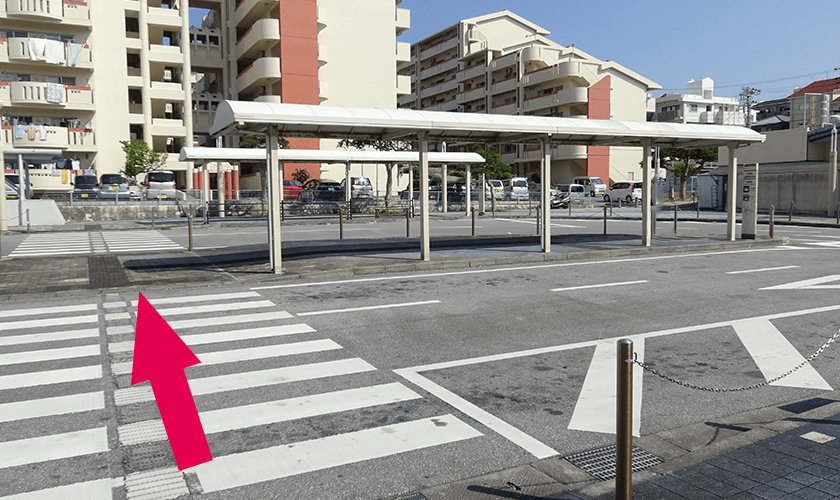 Cross at the pedestrian crossing